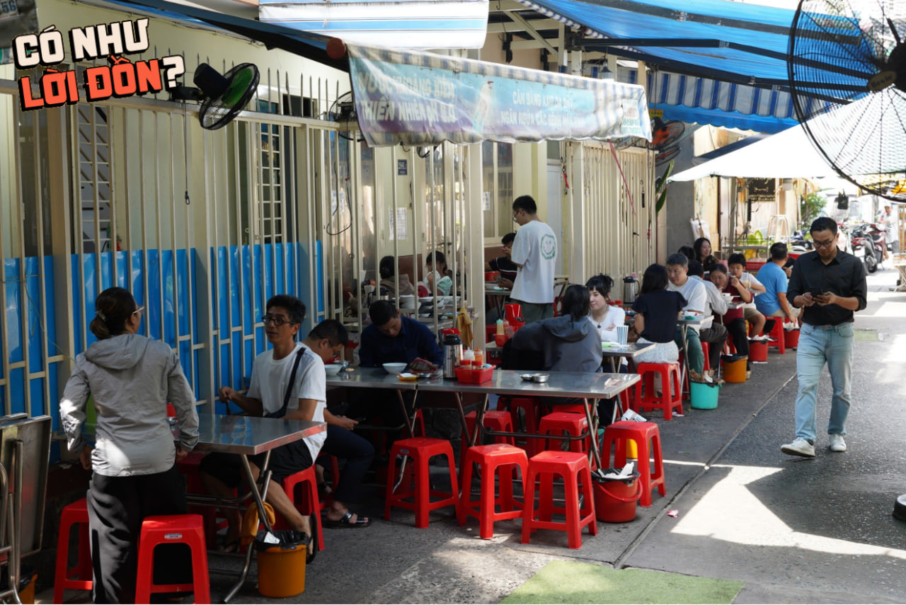 Có gì trong bát phở Bắc 100k nằm sâu trong cư xá cũ hơn 60 năm?