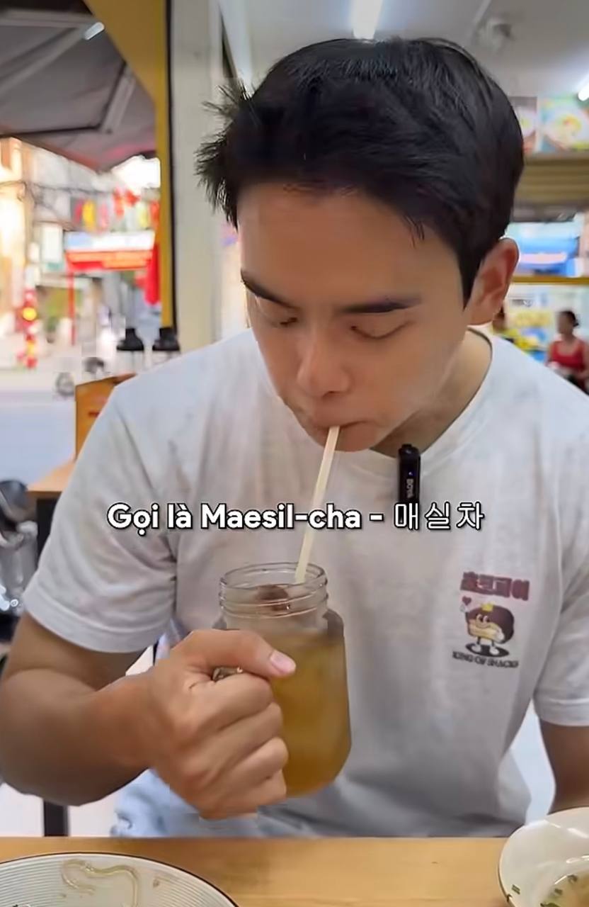 Khách Hàn ăn đầu gà, phao câu tại Việt Nam ngon đến nỗi chẳng muốn về