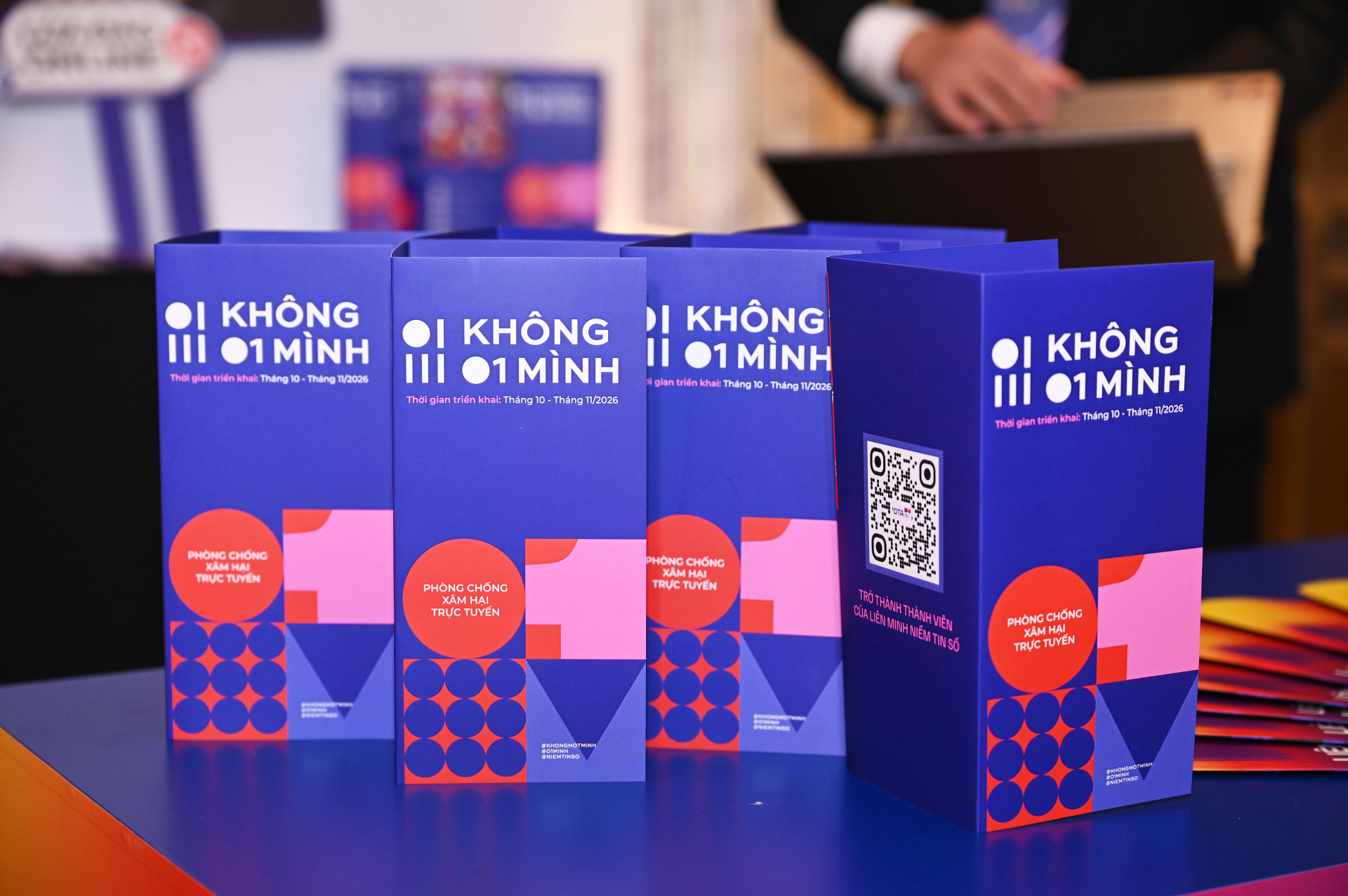 Diễn đàn về niềm tin số tài chính trong kỷ nguyên AI đang diễn ra sáng nay: Đen xuất hiện lịch lãm, Bảo Ngọc giản dị mà nổi bần bật