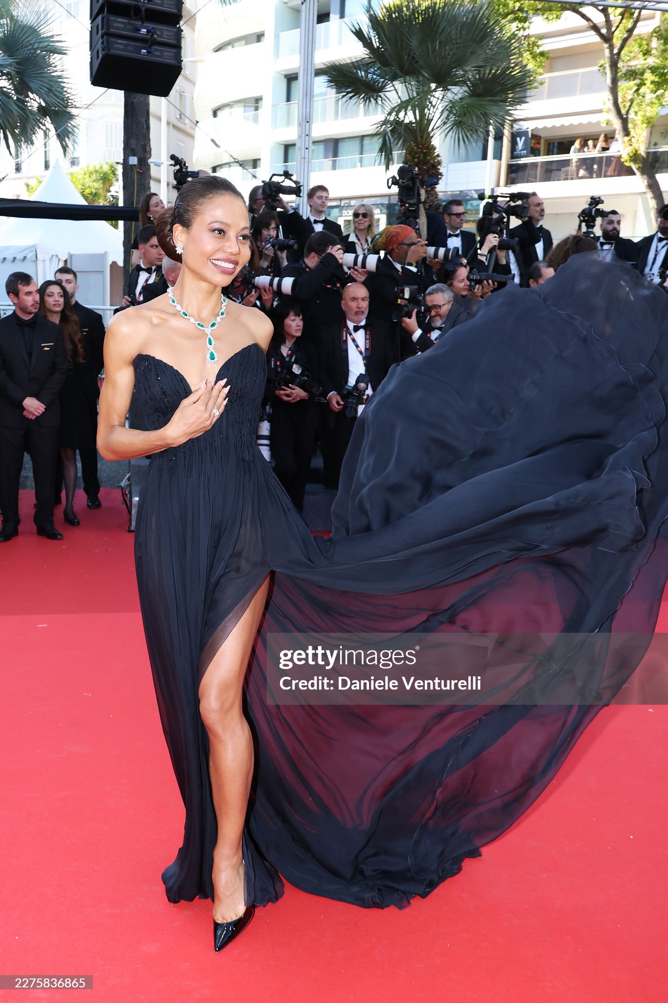 Emma Thynn cùng màn tung váy duyên dáng. Ảnh: Getty Images