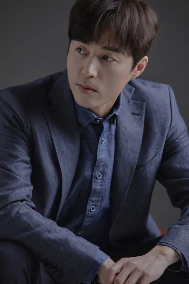 Oh Min Suk quyết định gia nhập làng giải trí chỉ để trả thù người yêu cũ. Ảnh: Naver