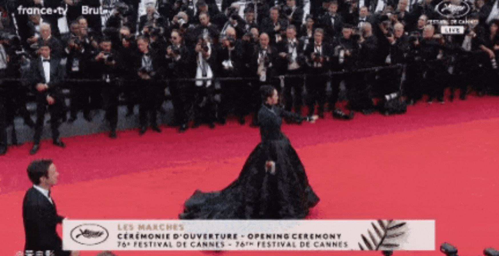 Củng Lợi nhận đặc quyền 1 mình 1 thảm đỏ Cannes vào năm 2023...