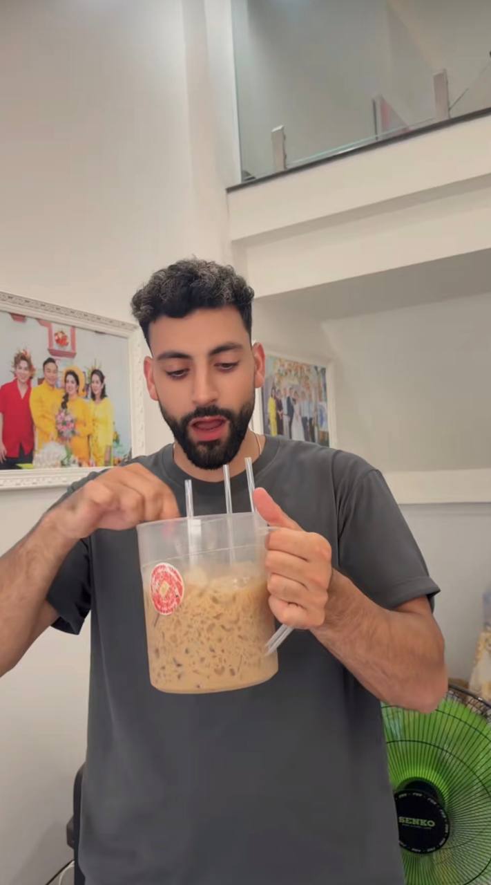 Khách Dubai thích cà phê hạng nặng, thì ra bạn trai của tiktoker Việt nổi tiếng