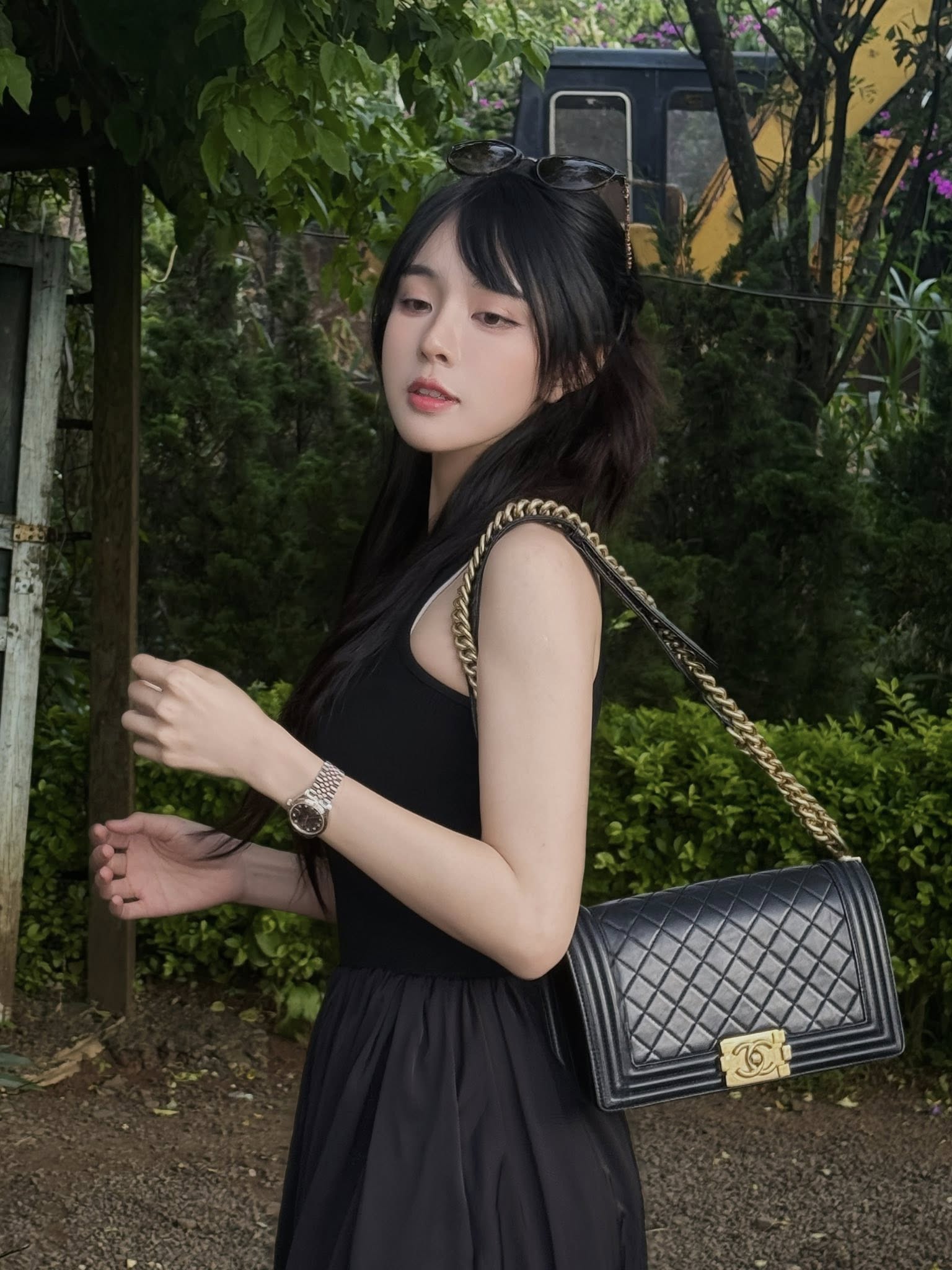 Bên trong căn nhà khang trang ở quê của Trần Bích Hạnh - vợ cầu thủ Văn Thanh: Gia thế khủng cỡ nào?