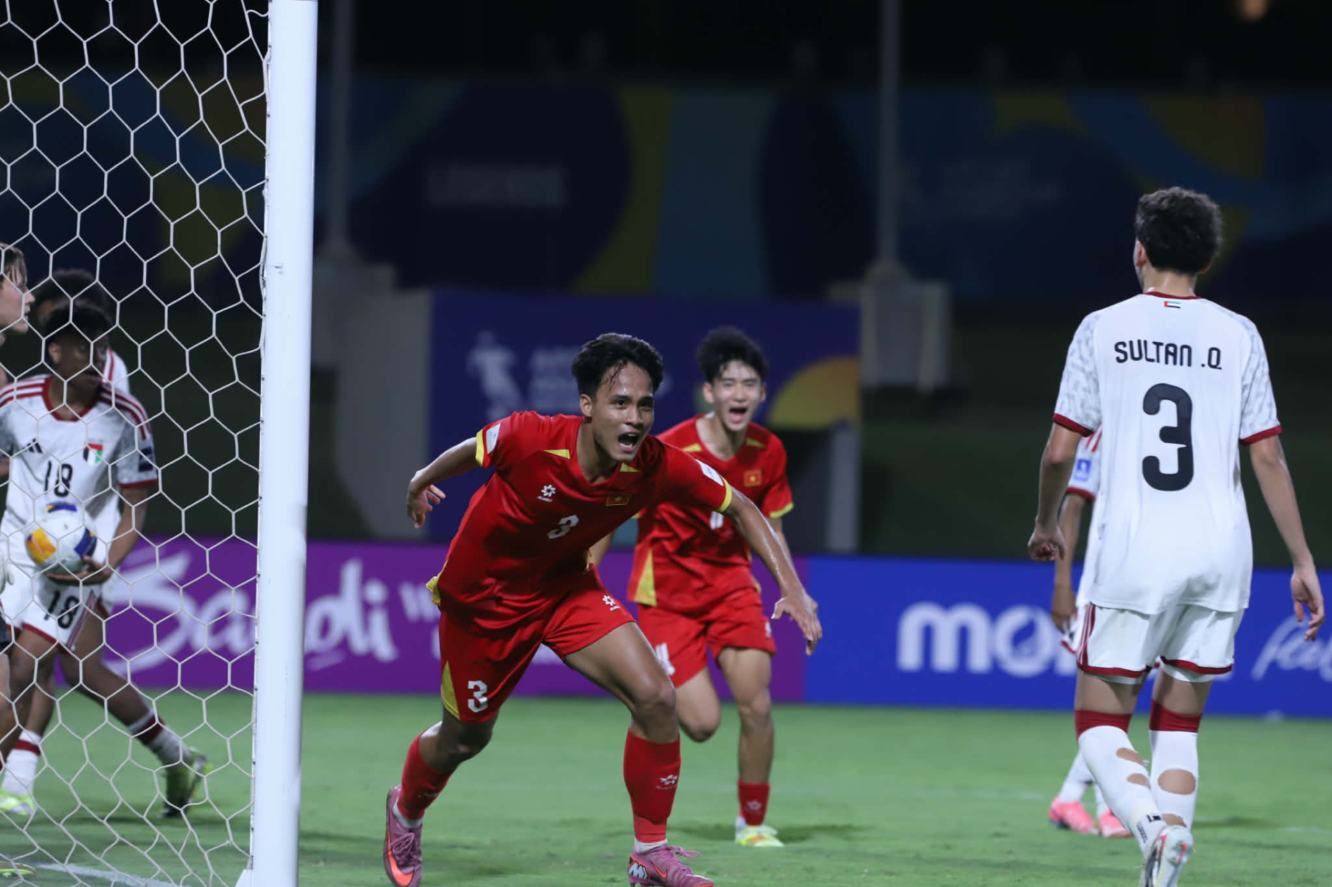 Trọn vẹn khoảnh khắc U17 Việt Nam ăn mừng chiến thắng ngày giành vé đi World Cup