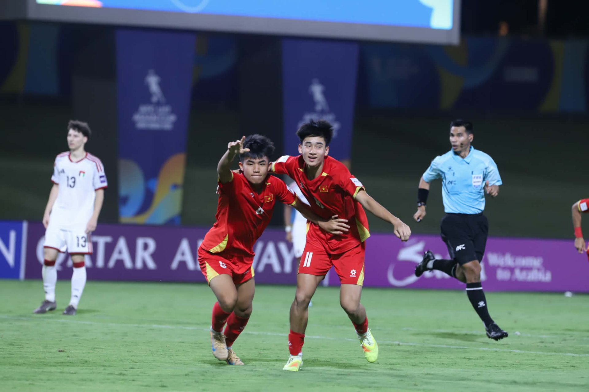 Sau thế hệ U20 dự World Cup năm 2017, bóng đá Việt Nam một lần nữa khiến người hâm mộ nức lòng với