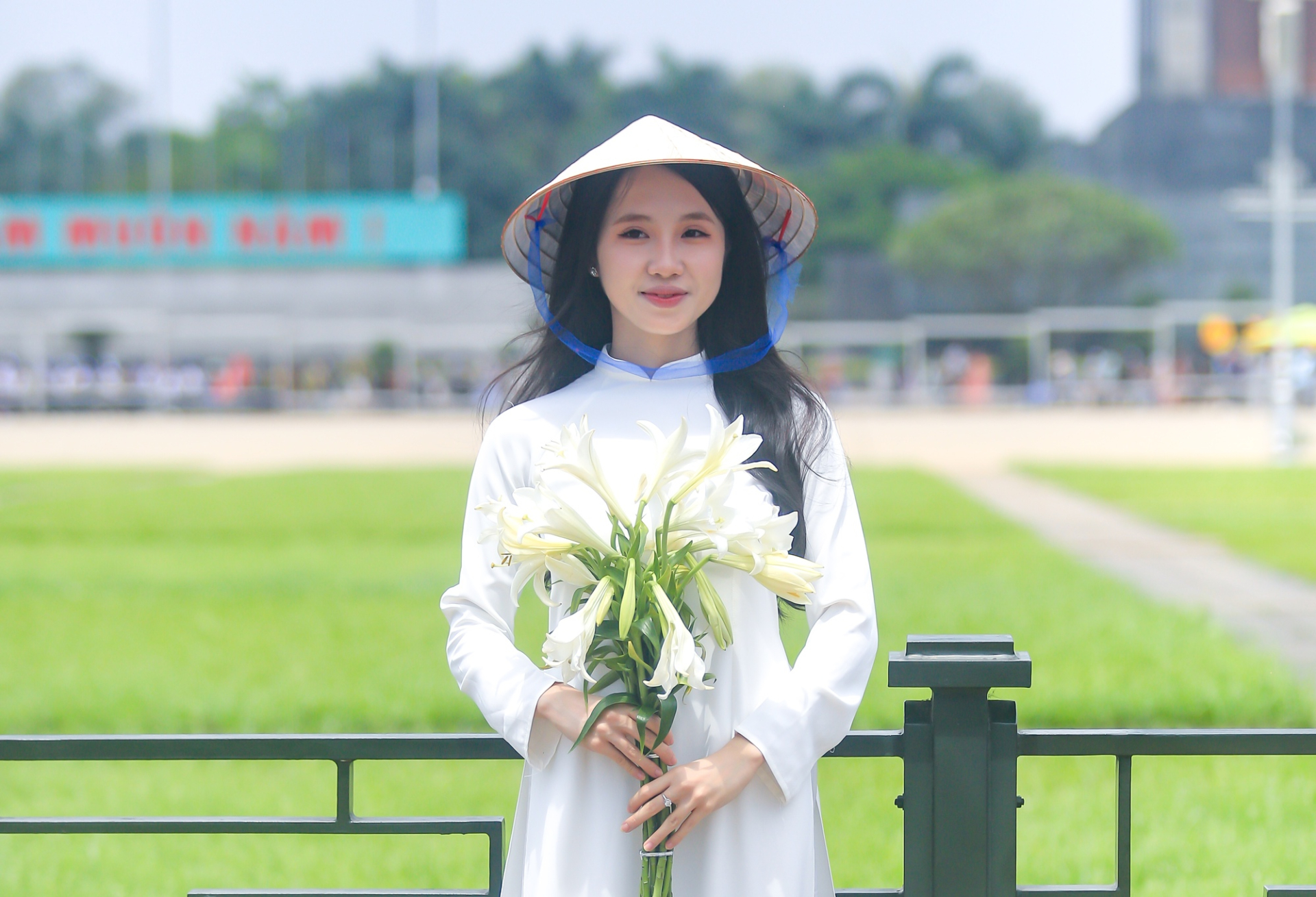 Đôi khi chẳng cần đến những lời chào hỏi cầu kỳ, chỉ một tiếng 