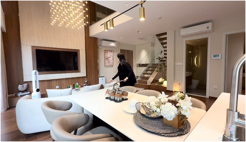 Ly Kute đầu tư nhiều vào bất động sản, vợ chồng cô mua - bán nhiều căn hộ khác nhau. 