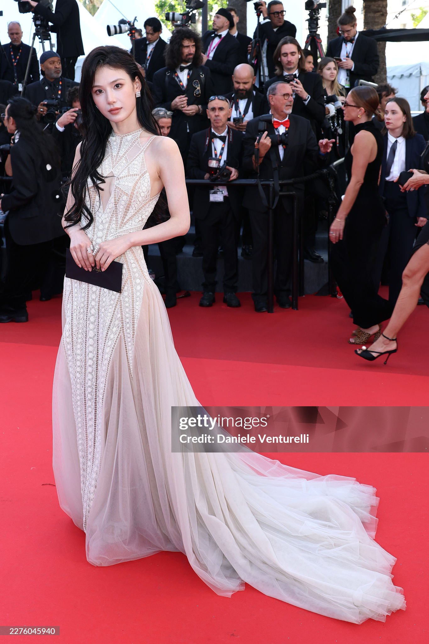 Zhou Xinzhu nền nã, thanh lịch trên thảm đỏ LHP danh giá. Ảnh: Getty Images