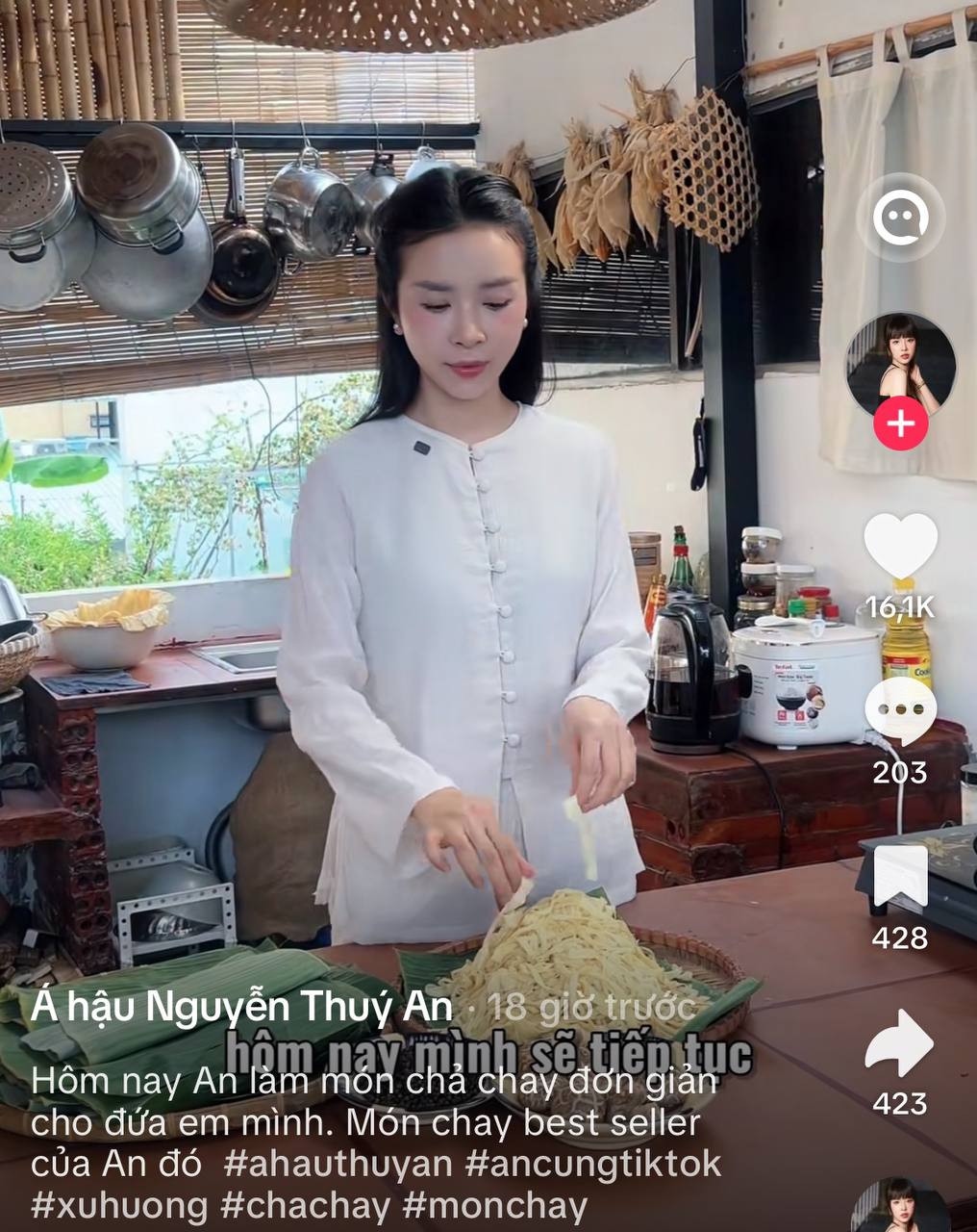Thuý An làm món chay gửi cho 