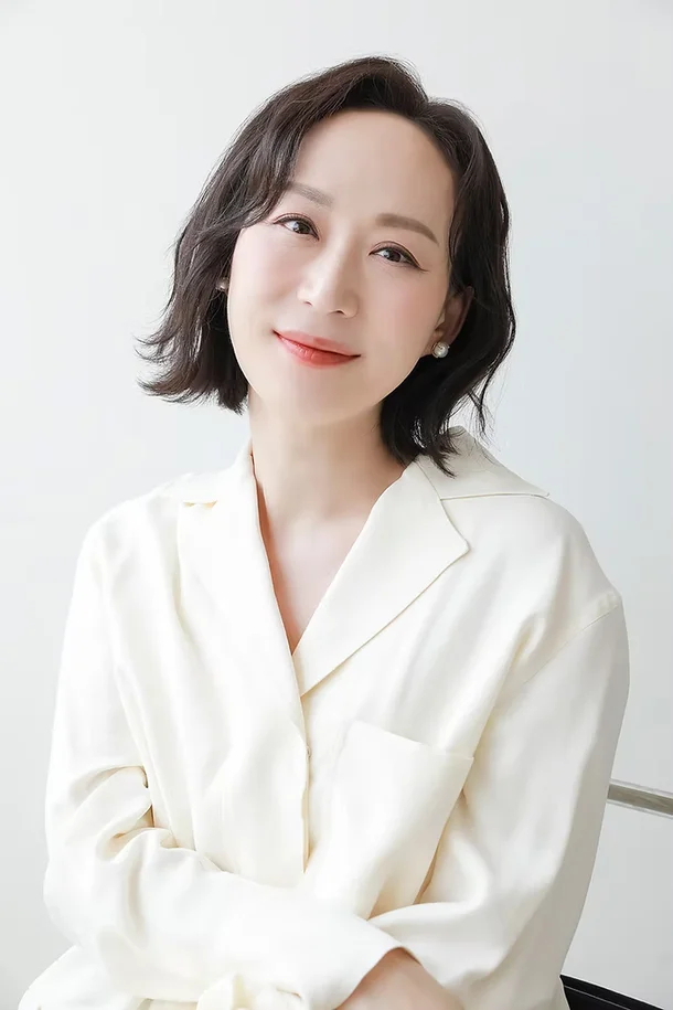 Woo Hyun Joo là nữ nghệ sĩ đa năng ở Kbiz, hoạt động với tư cách diễn viên truyền hình kiêm diễn viên kịch. Ảnh: X