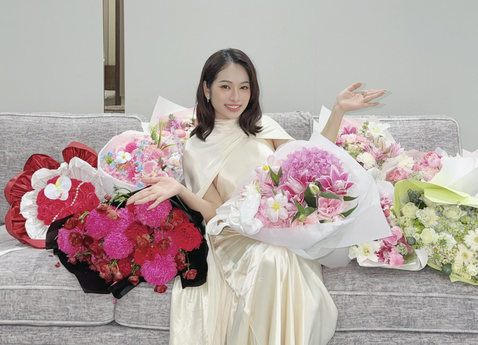 Sara Lưu lần thứ 2 mang bầu song sinh