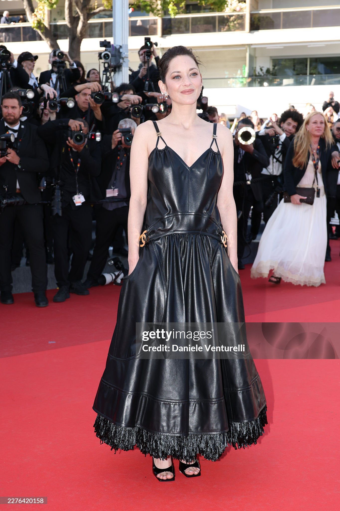 Minh tinh đình đám nước Pháp Marion Cotillard diện váy da độc đáo. Ảnh: Getty Images