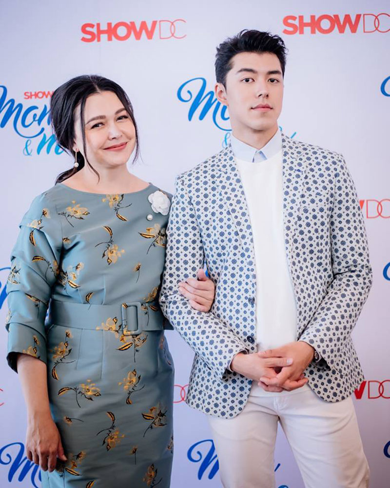 Moo Pimpaka rất sốc, khóc nức nở tới mức khó thở khi lần đầu hay tin bị con trai - Nine từ mặt. Ảnh: Thairath