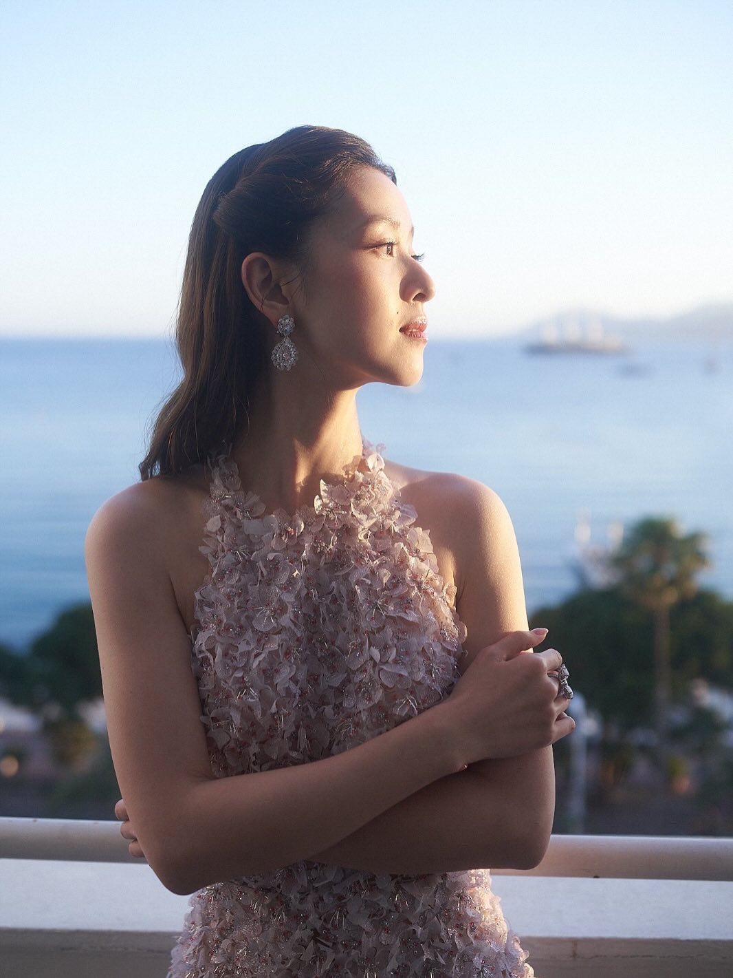 Chương Trạch Thiên xuất hiện tại tiệc tối kín chỉ dành cho giới siêu giàu và tinh hoa Cannes: Visual tuổi 32 áp đảo