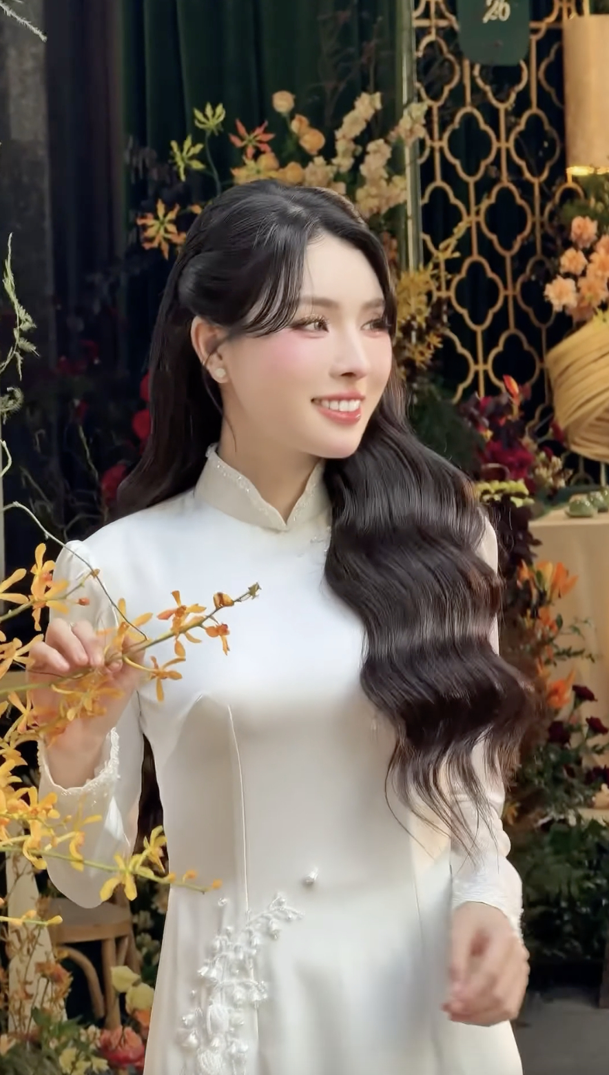 Loạt ảnh/clip nét căng trong đám cưới tiểu thư Trần Bích Hạnh và cầu thủ Văn Thanh hôm nay!