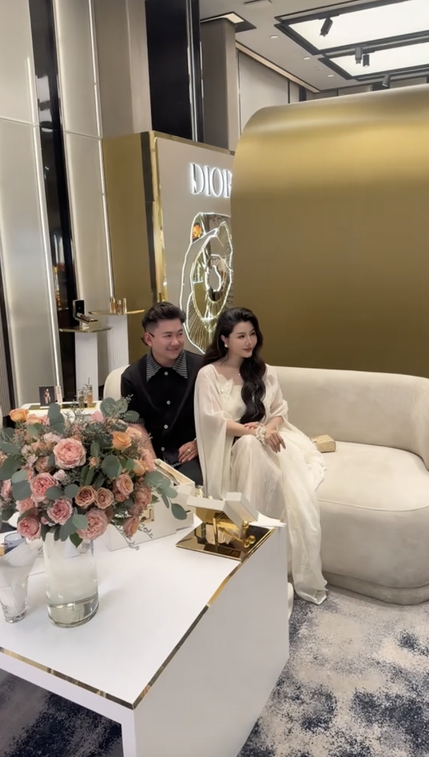 Gương mặt khác lạ của mỹ nhân sở hữu body “siêu thực” từng phủ sóng cõi mạng