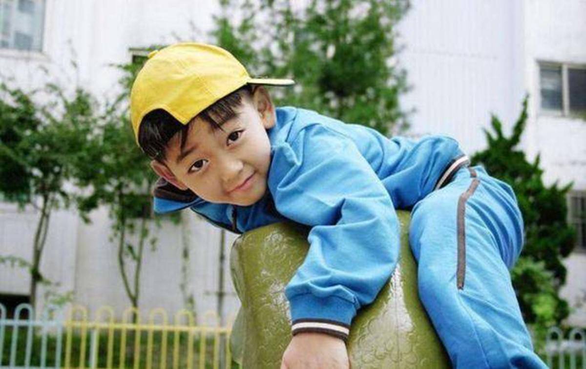 Thay vì đóng khung năng lực của con bằng những điểm số ngắn hạn, cha mẹ cần nuôi dưỡng tư duy phát triển để giúp những đứa trẻ 