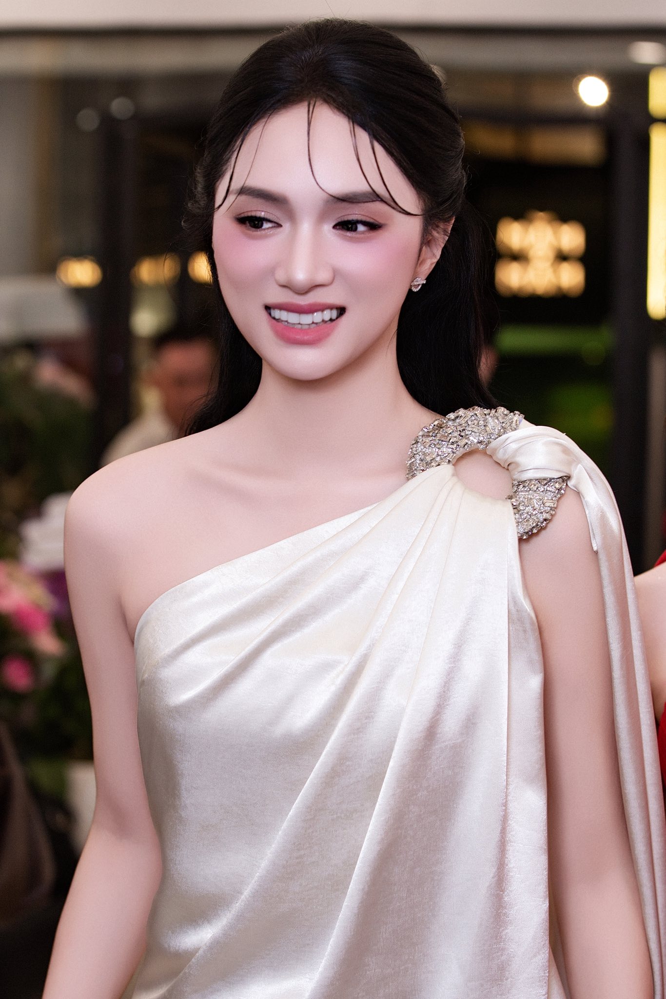 Hương Giang dự sẽ đối diện với không ít áp lực trong hành trình mới này 