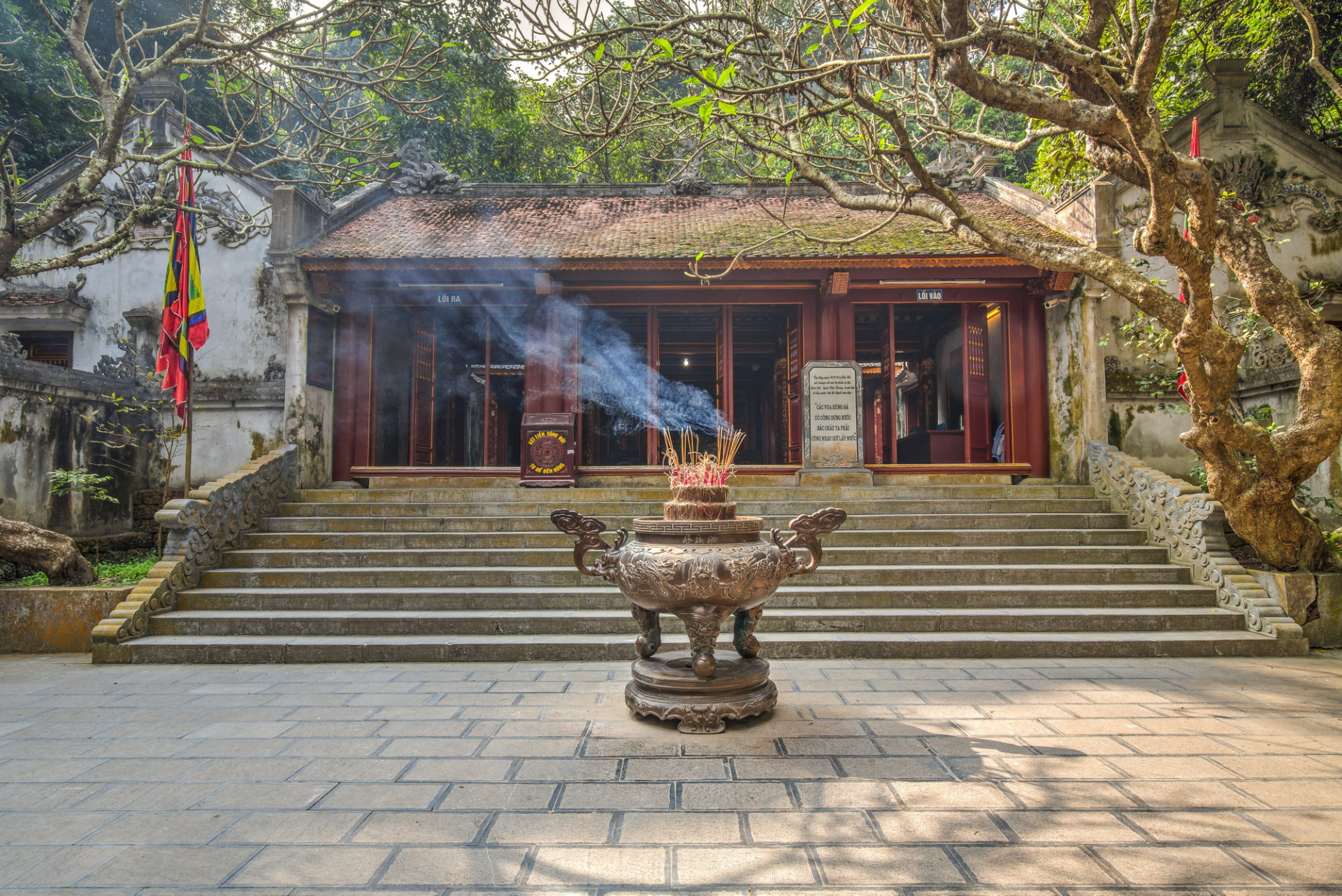 Ngôi đền Tổng Bí thư Tô Lâm đến dâng hương: Phải vượt qua 495 bậc đá, là Di sản văn hóa của nhân loại