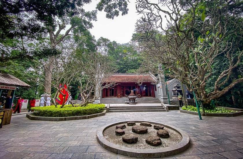 Ngôi đền Tổng Bí thư Tô Lâm đến dâng hương: Phải vượt qua 495 bậc đá, là Di sản văn hóa của nhân loại