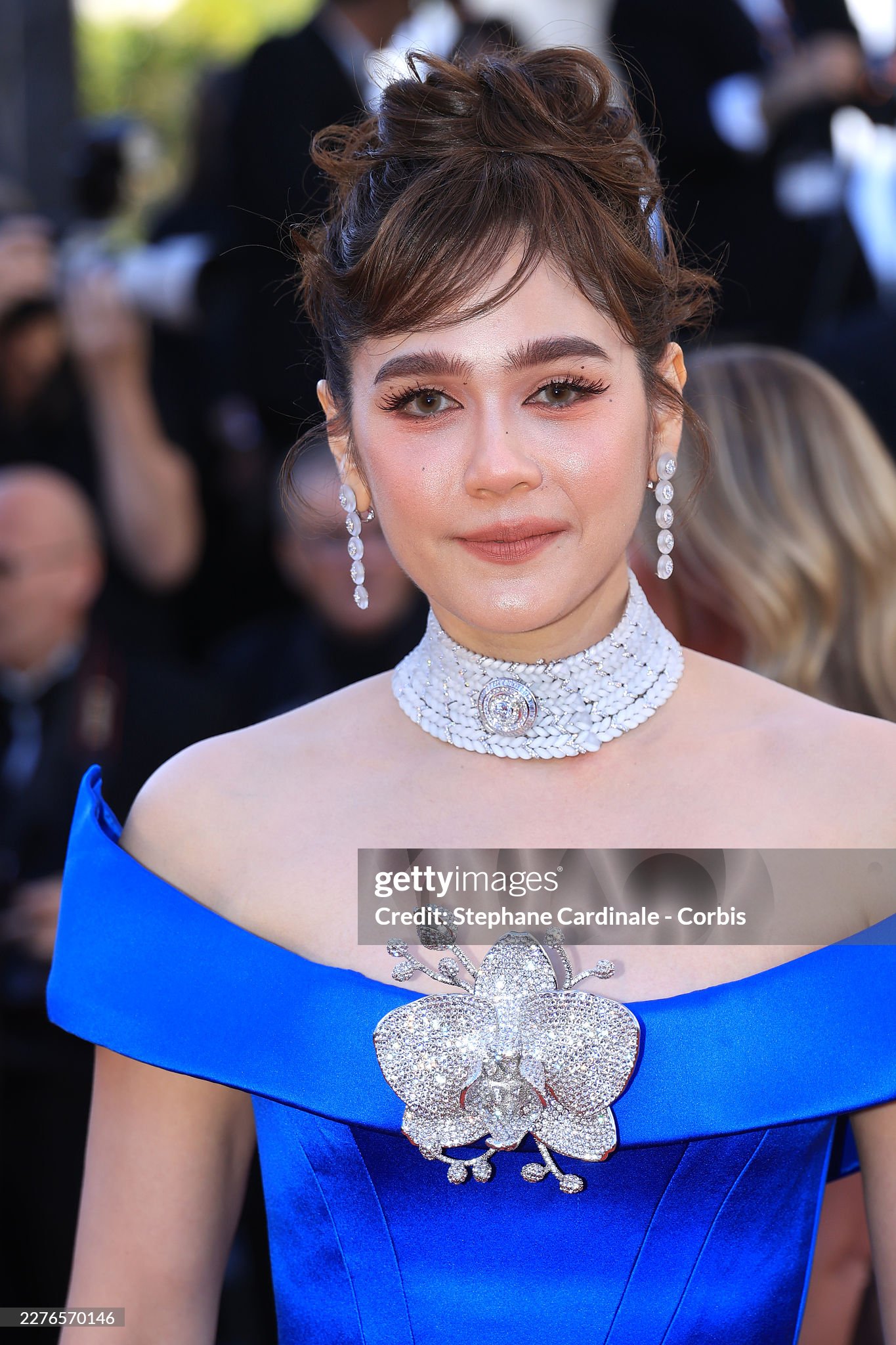 Chiếc váy tông xanh của cô vô cùng nổi bật trong thảm đỏ. Ảnh: Getty Images