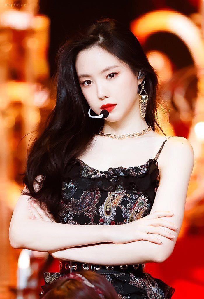 Các thành viên Apink tề tựu trong hôn lễ Bomi, ngay cả thành viên đã rời nhóm từ 13 năm trước cũng có mặt, riêng có mình Naeun là mất hút. Ảnh: Naver