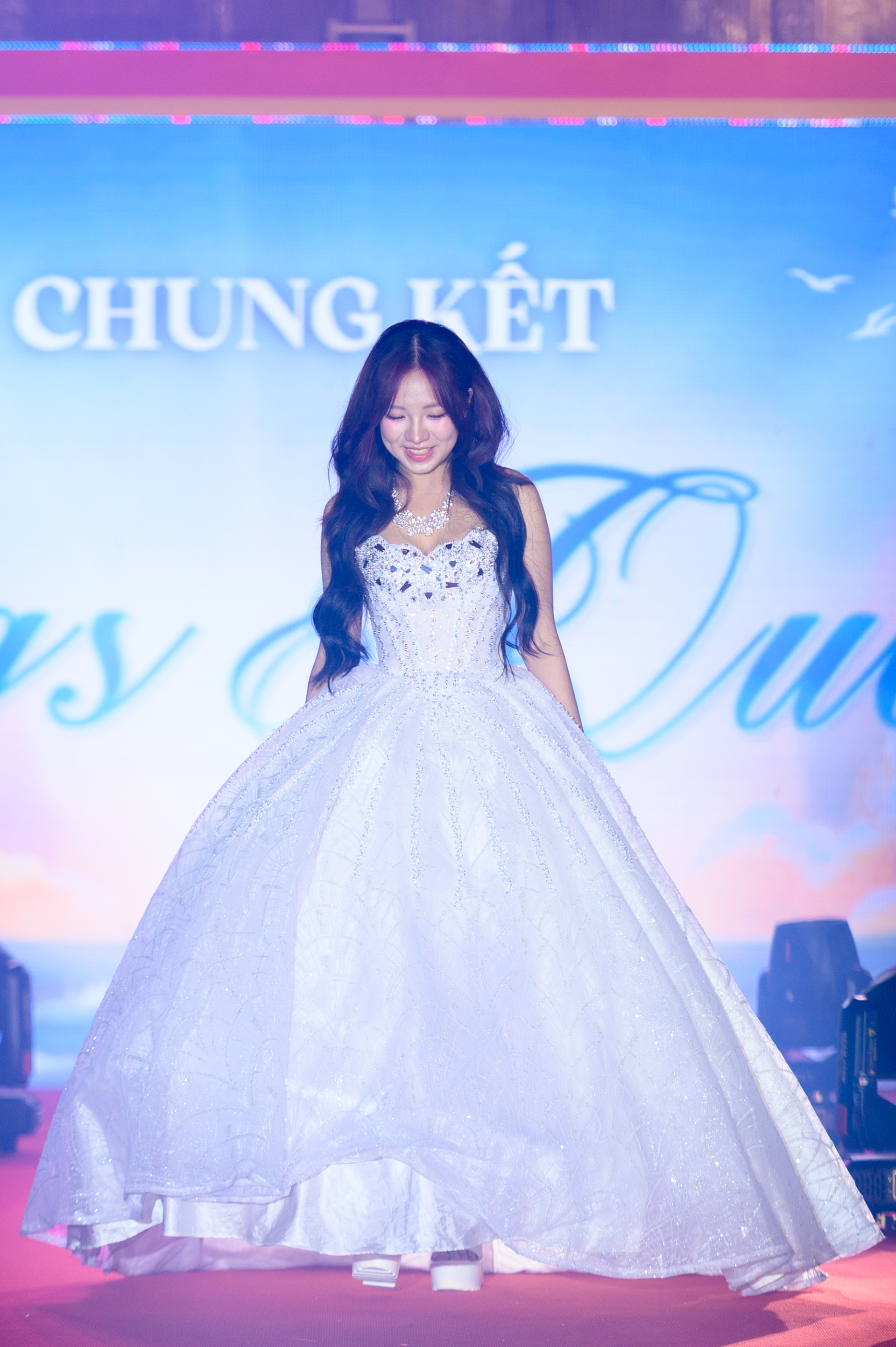 Lễ trưởng thành đặc biệt của các nam thanh nữ tú Chuyên Khoa học Xã hội và Nhân văn