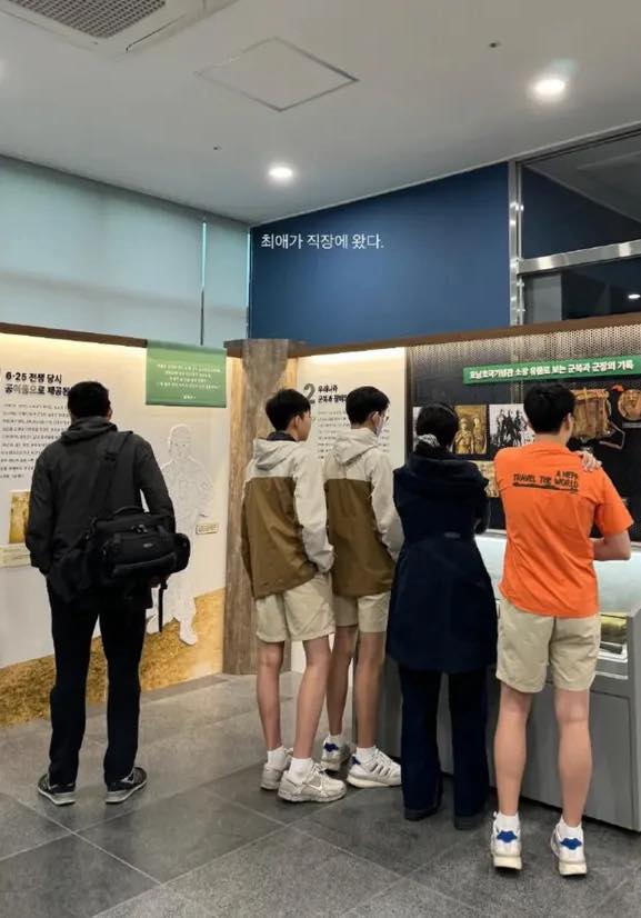 Daehan - Minguk - Manse làm gì mà để bố lên hẳn truyền hình thốt ra: