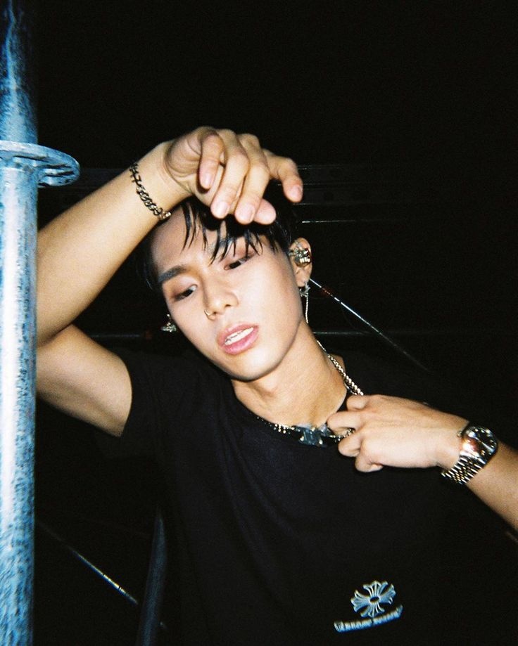 1 nam ca sĩ - rapper 9X ra tự thú hành vi sử dụng ma túy, thuốc lắc: