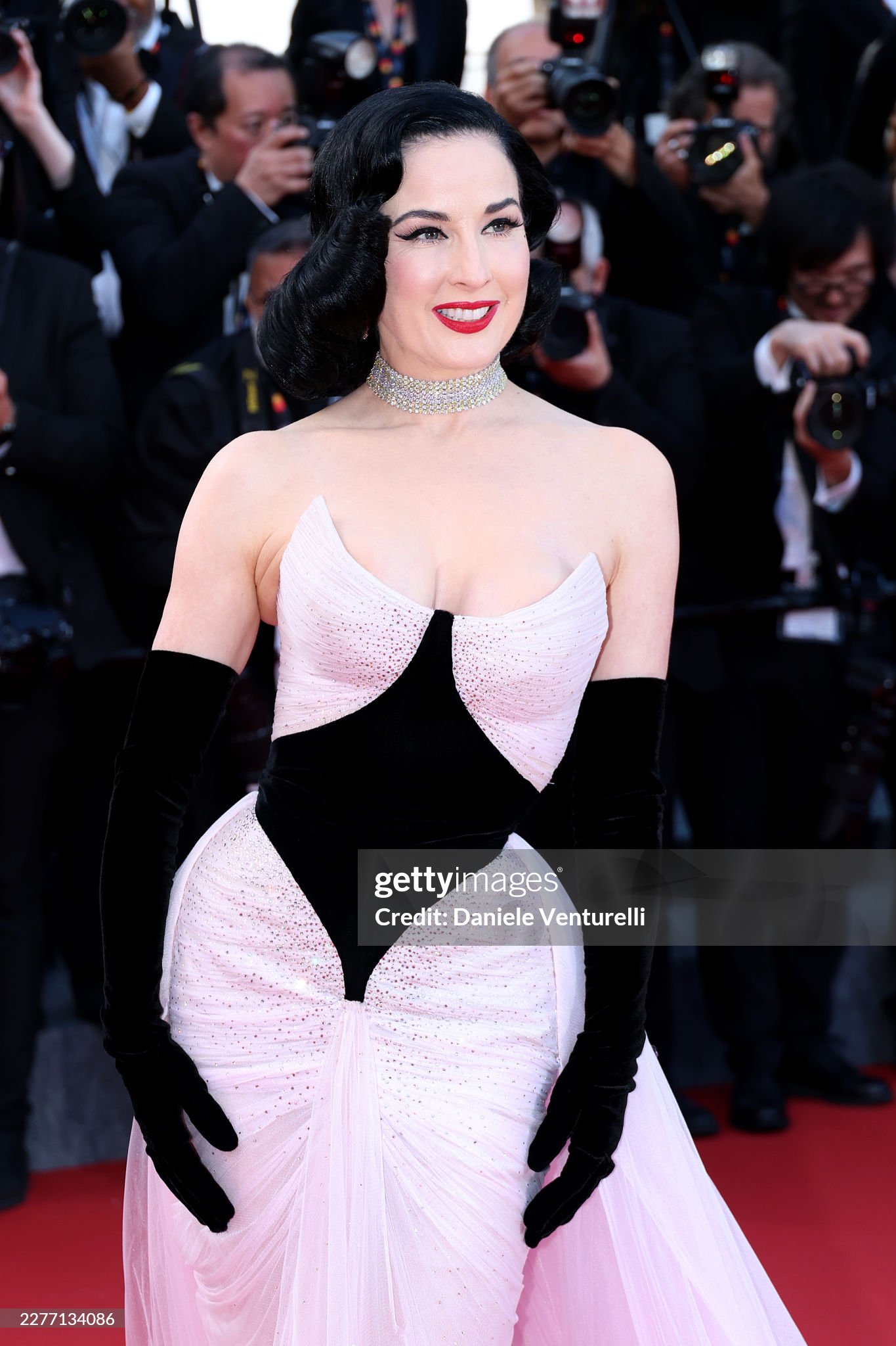 Ở tuổi 54, Dita Von Tess vẫn đẹp rạng ngời và vô cùng gợi cảm. Ảnh: Getty Images