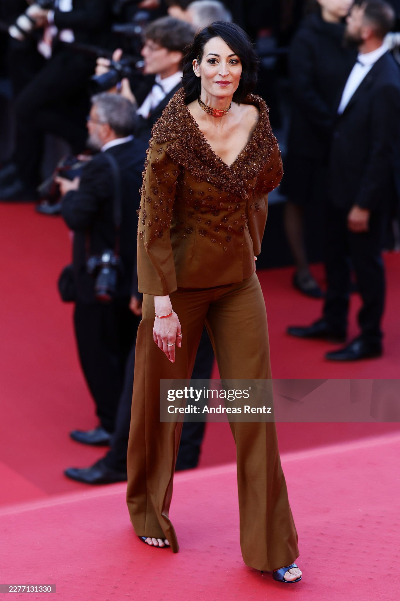 Latitia Edo cùng set đồ nâu thanh lịch mà quyền lực. Ảnh: Getty Images