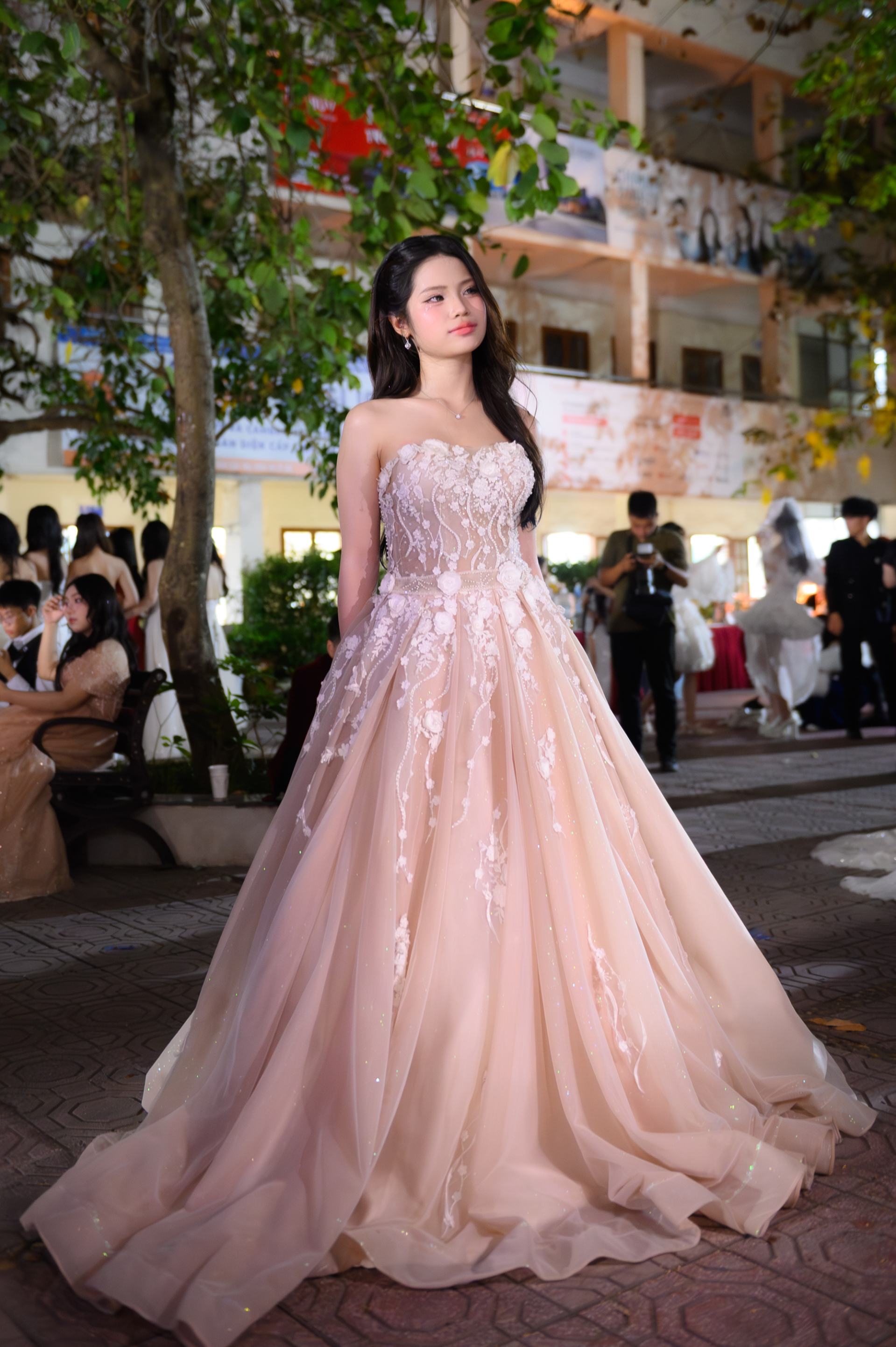 Đến hẹn lại được ngắm nữ sinh Kim Liên