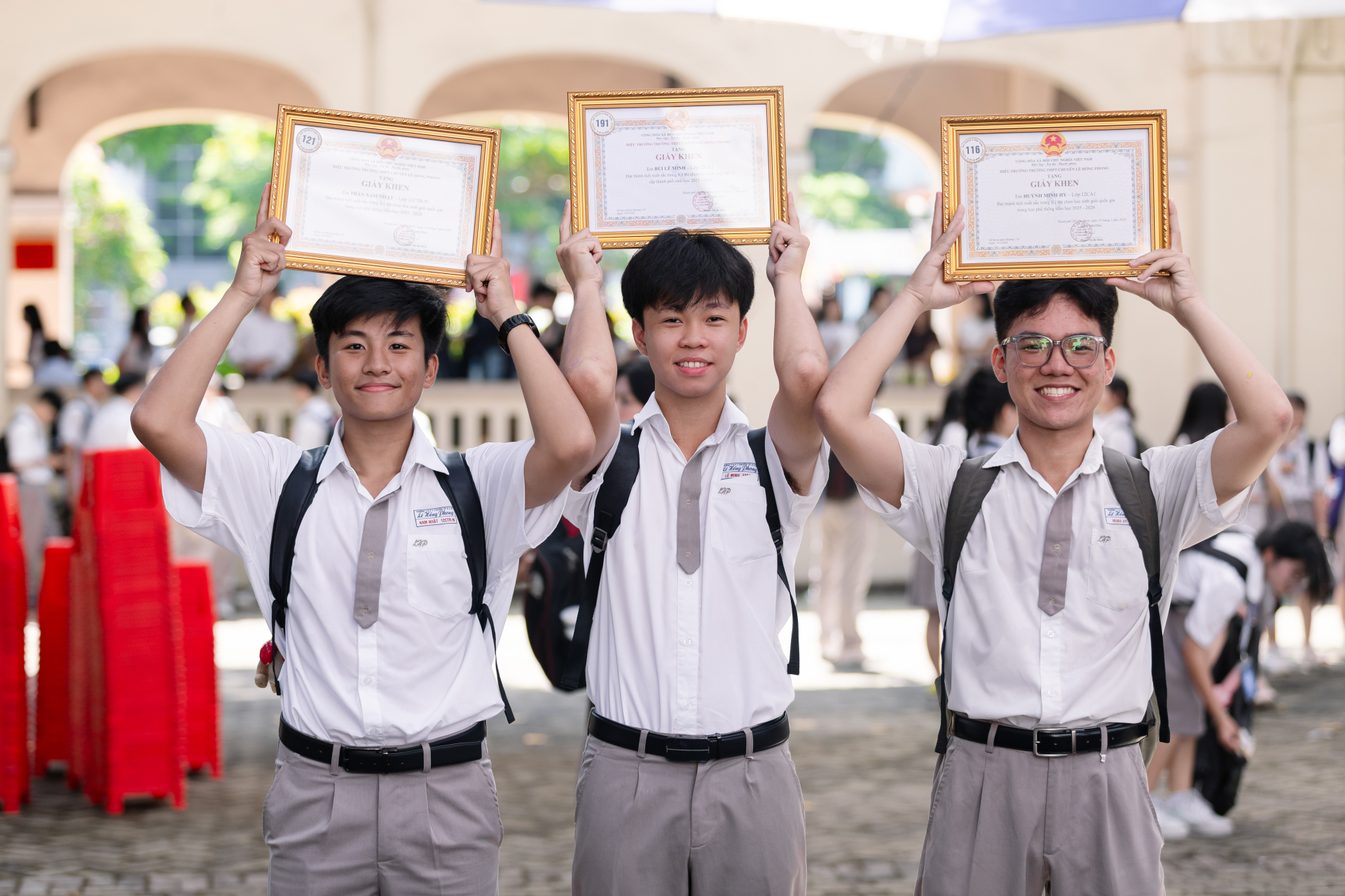 Ngày 22/5, Trường THPT Chuyên Lê Hồng Phong (TP.HCM) đã tổ chức Chương trình Truyền thống Khối 12 niên khóa 2023 - 2026 với chủ đề “TỎA”