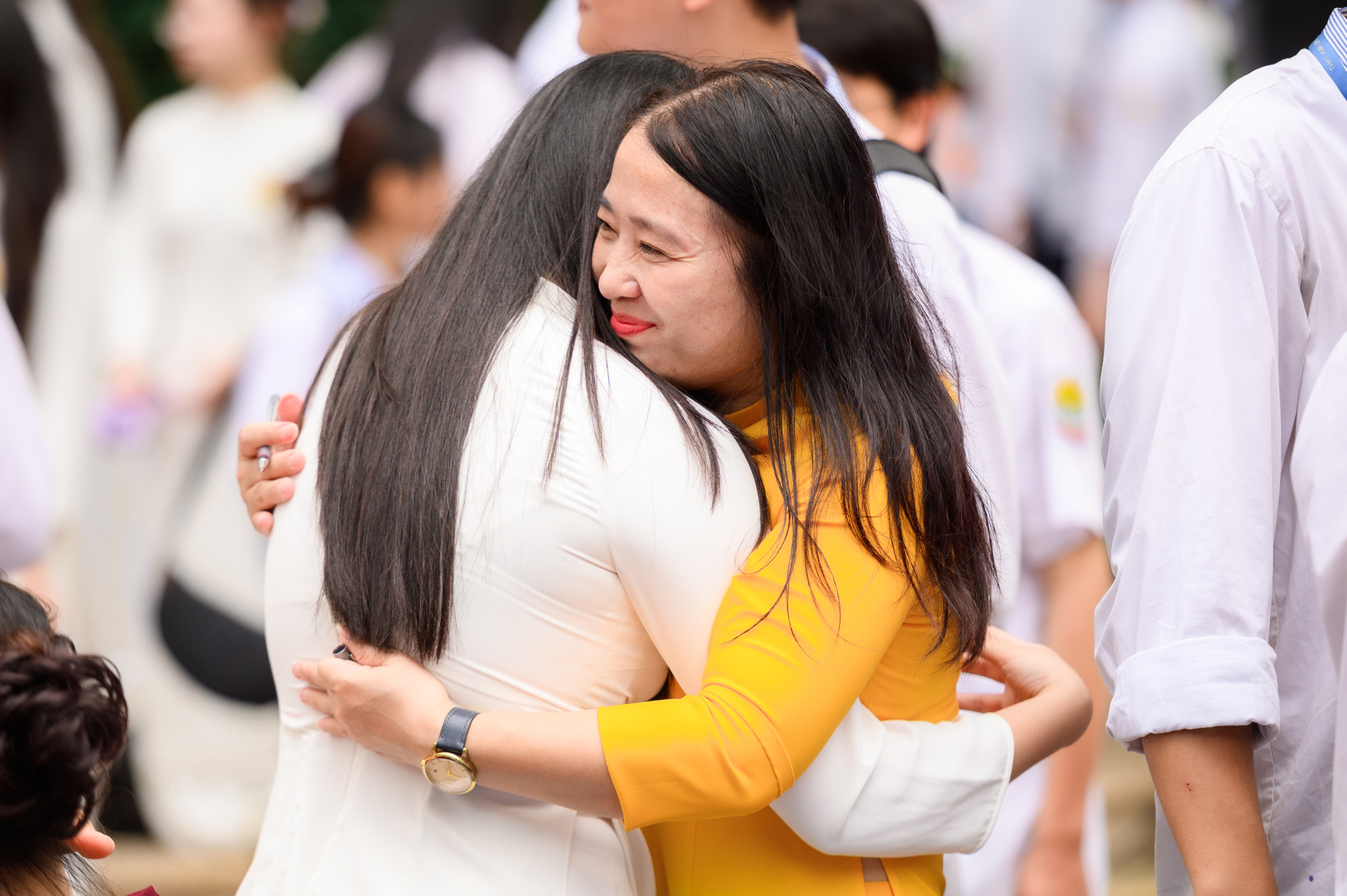 Không khí bồi hồi, xúc động của ngày chia tay