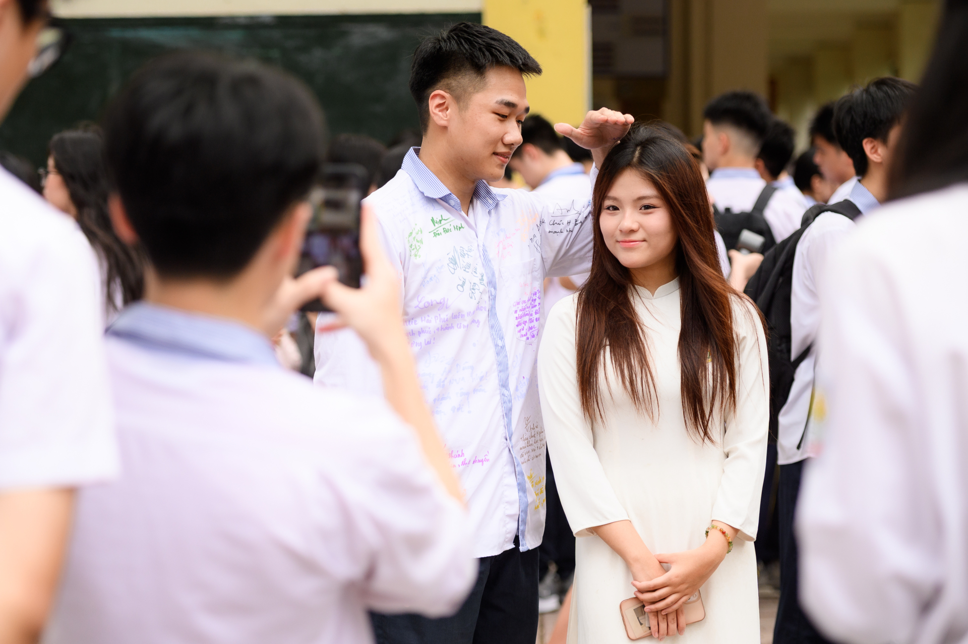 Nữ sinh Kim Liên rạng rỡ trong ngày bế giảng 2026: Thanh xuân đẹp nhất là đây chứ đâu!