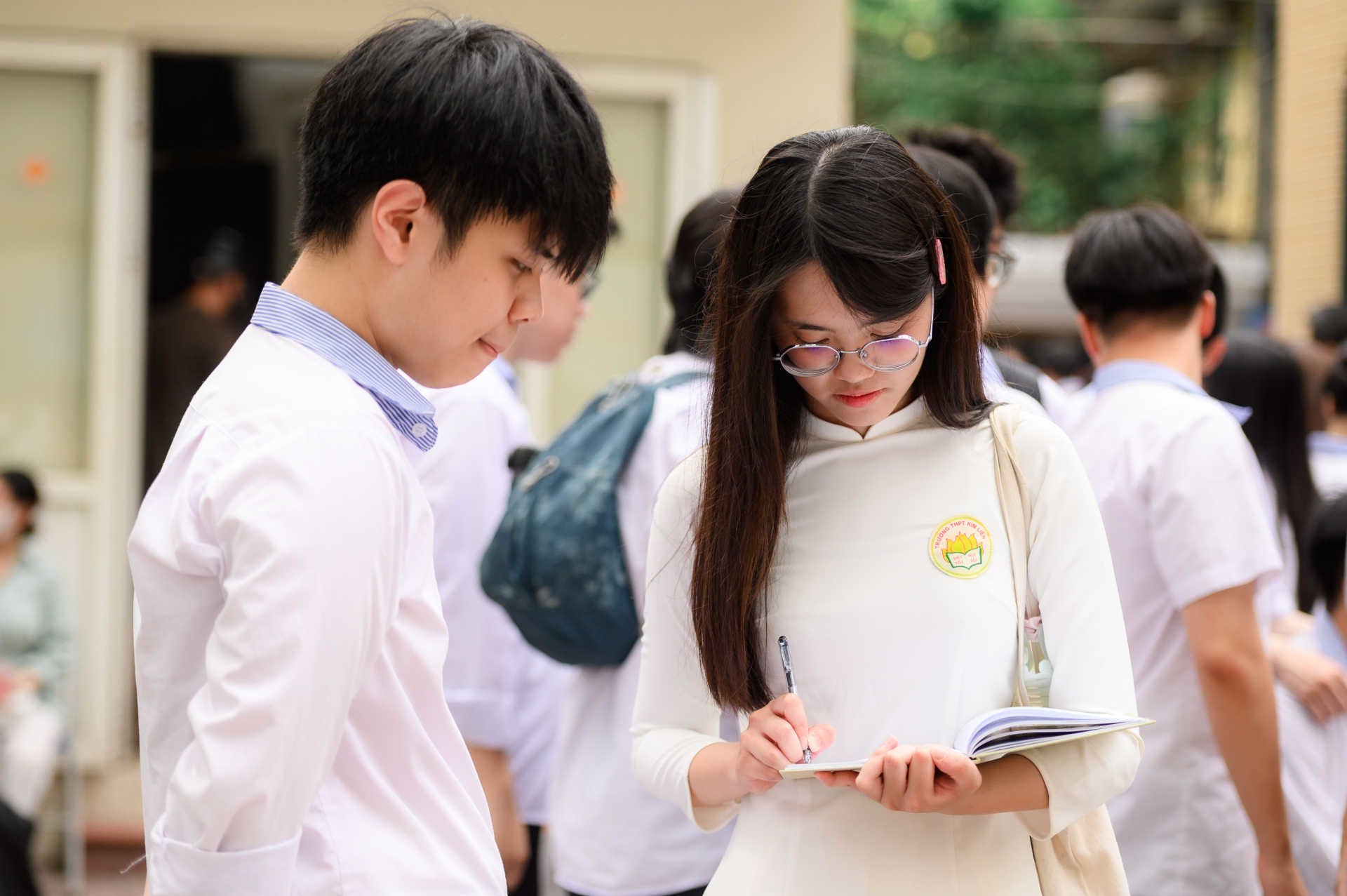 Nữ sinh Kim Liên rạng rỡ trong ngày bế giảng 2026: Thanh xuân đẹp nhất là đây chứ đâu!