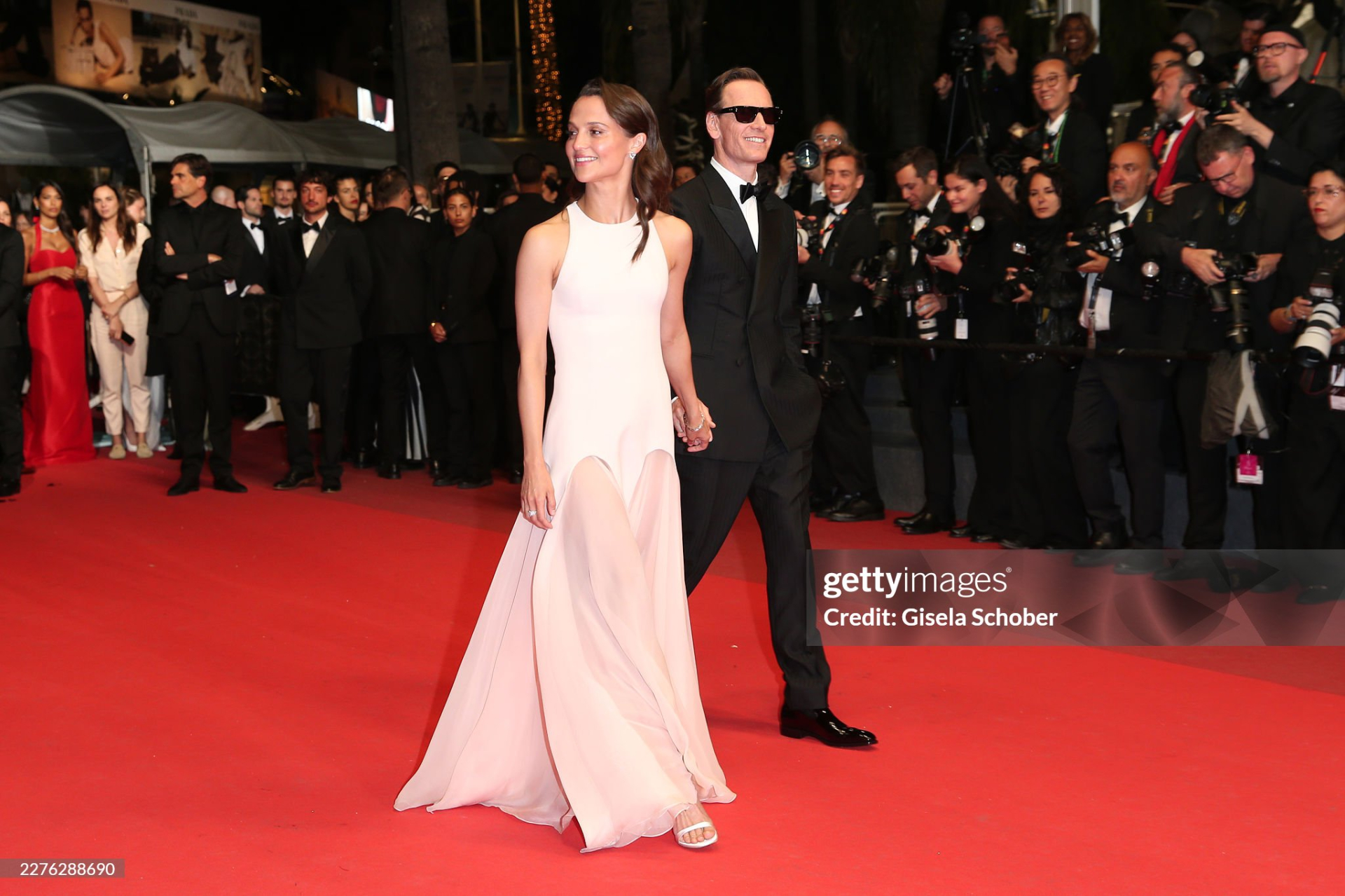 Phóng viên Cannes thể hiện rõ sự ưu ái cho Michael Fassbender - Alicia Vikander...