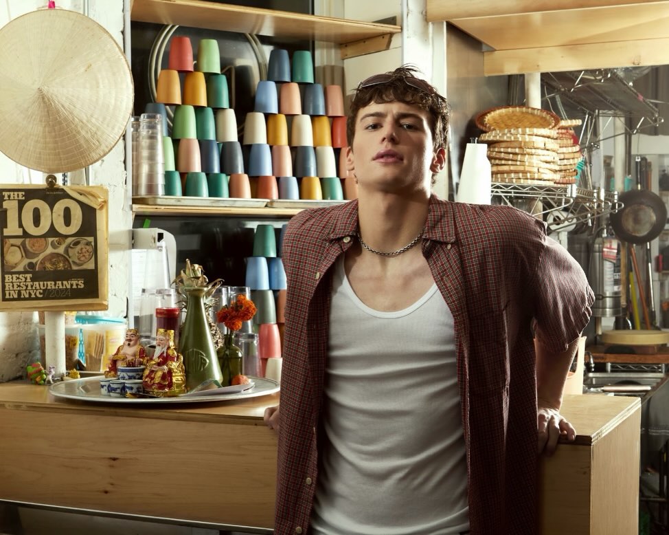 Hot boy lai Việt - Pháp - Ý Bách Buquen xuất hiện trên tài khoản Instagram chính thức gần 700 triệu follower