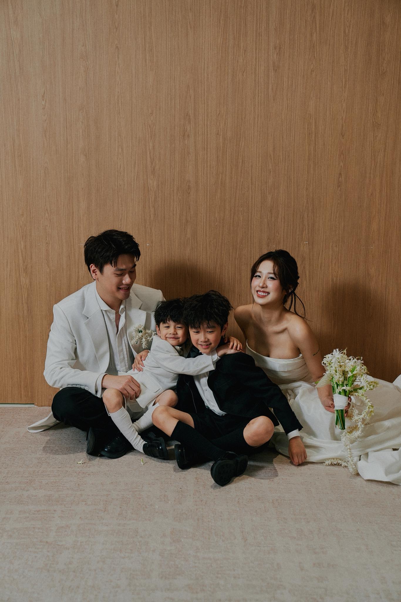 Từ chuyện tình học trò gây sốt 13 năm trước đến cuộc hôn nhân viên mãn: Visual cặp đôi như bị thời gian bỏ quên