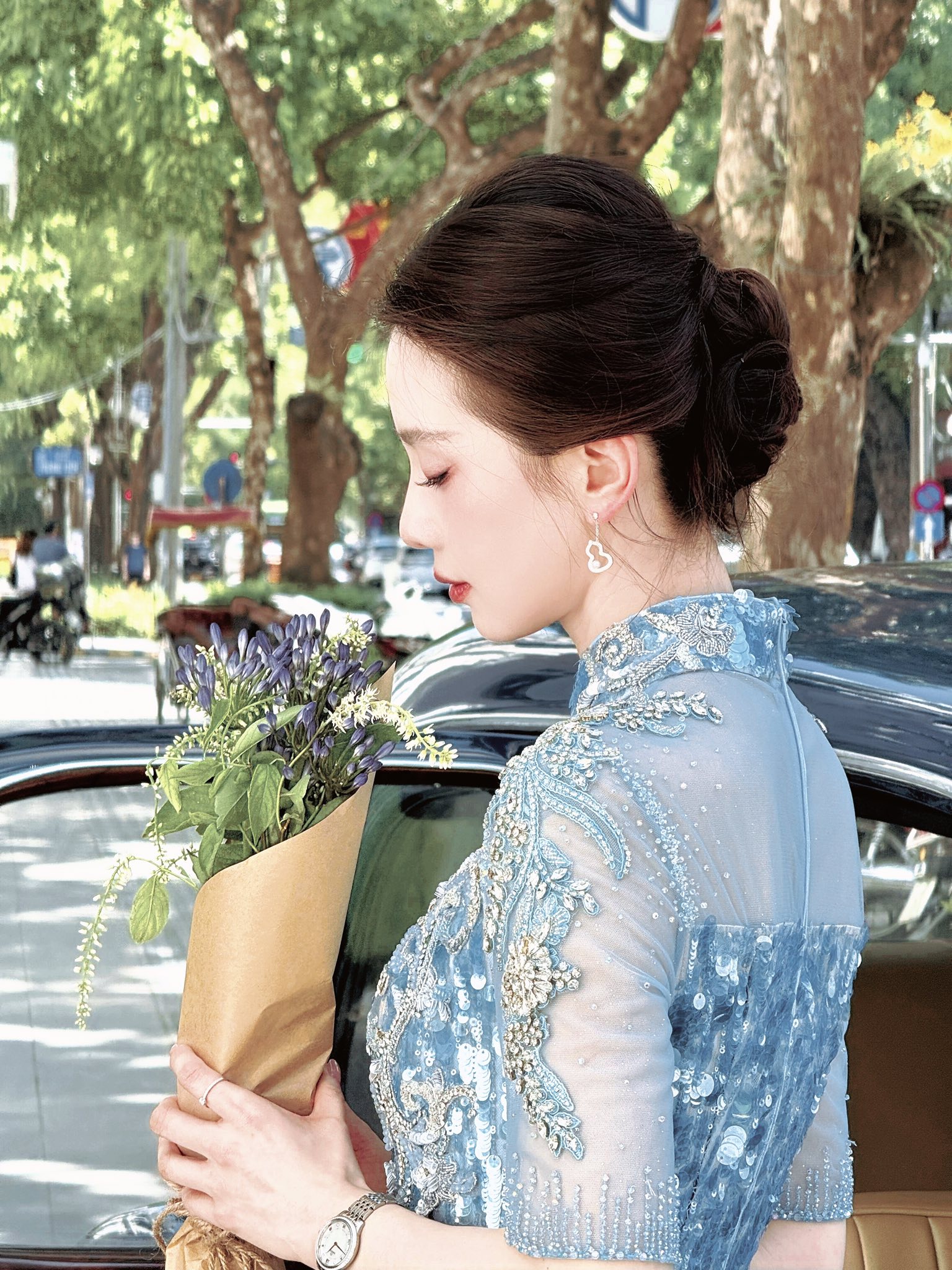 Nhan sắc của Lưu Thi Thi được netizen ví với hoa cúc và thường được ca ngợi với cụm mỹ từ
