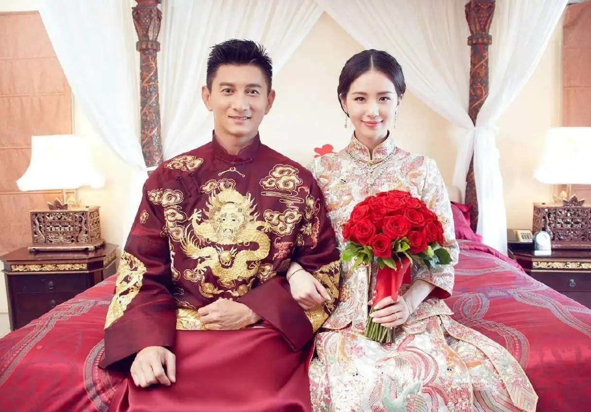 Cặp diễn viên hơn kém nhau 17 tuổi này nên duyên nhờ bộ phim cổ trang kinh điển Bộ Bộ Kinh Tâm. Ảnh: Sohu.