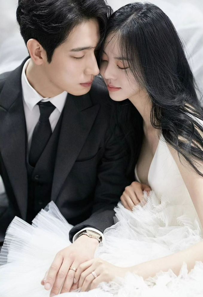 Soobin bất ngờ khoe con trai đầu lòng, visual bé lập tức gây bão