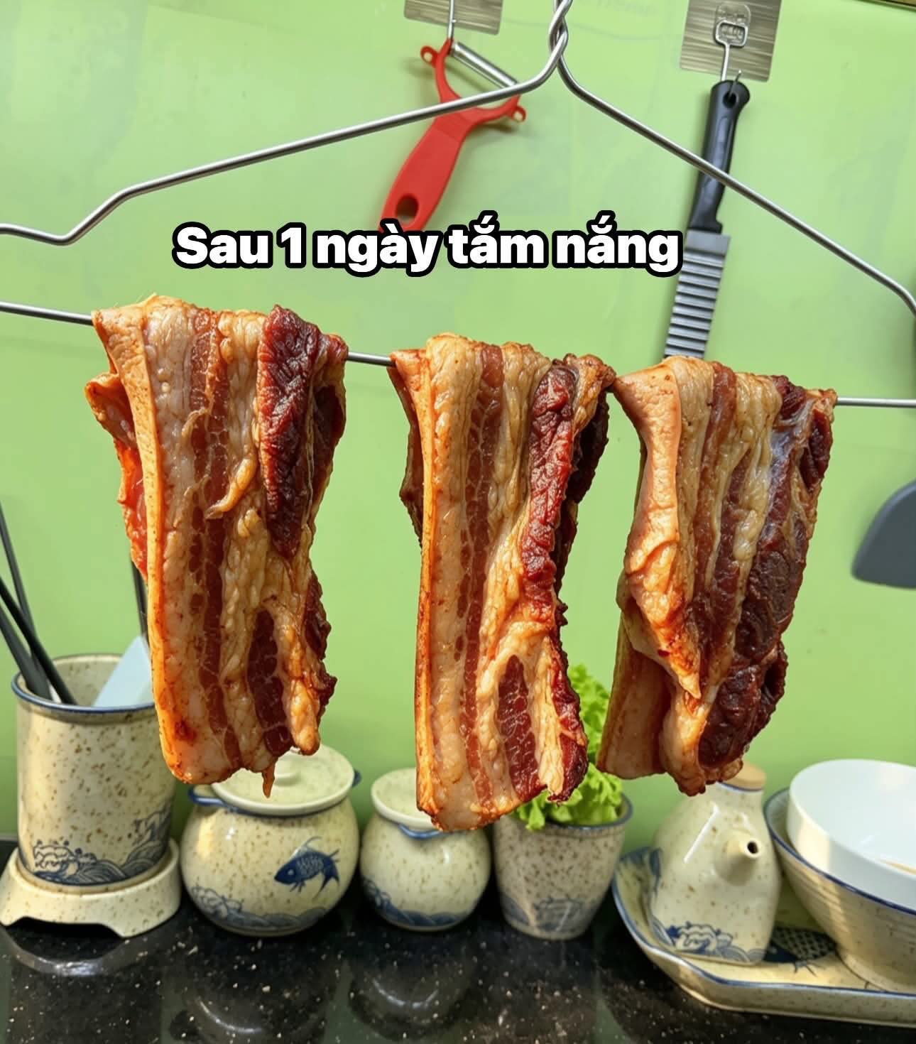 Kết quả sau 1 ngày tắm nắng khiến netizen bật cười (Nguồn: @dragon.638648)