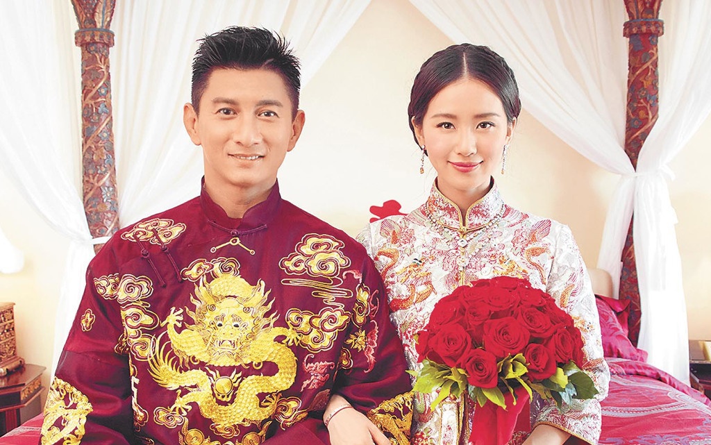 Sau khi kết thúc lịch trình ở Việt Nam và trở về nước, Lưu Thi Thi bất ngờ dính tin đồn ly hôn với chồng tài tử Ngô Kỳ Long. Ảnh: Sina.
