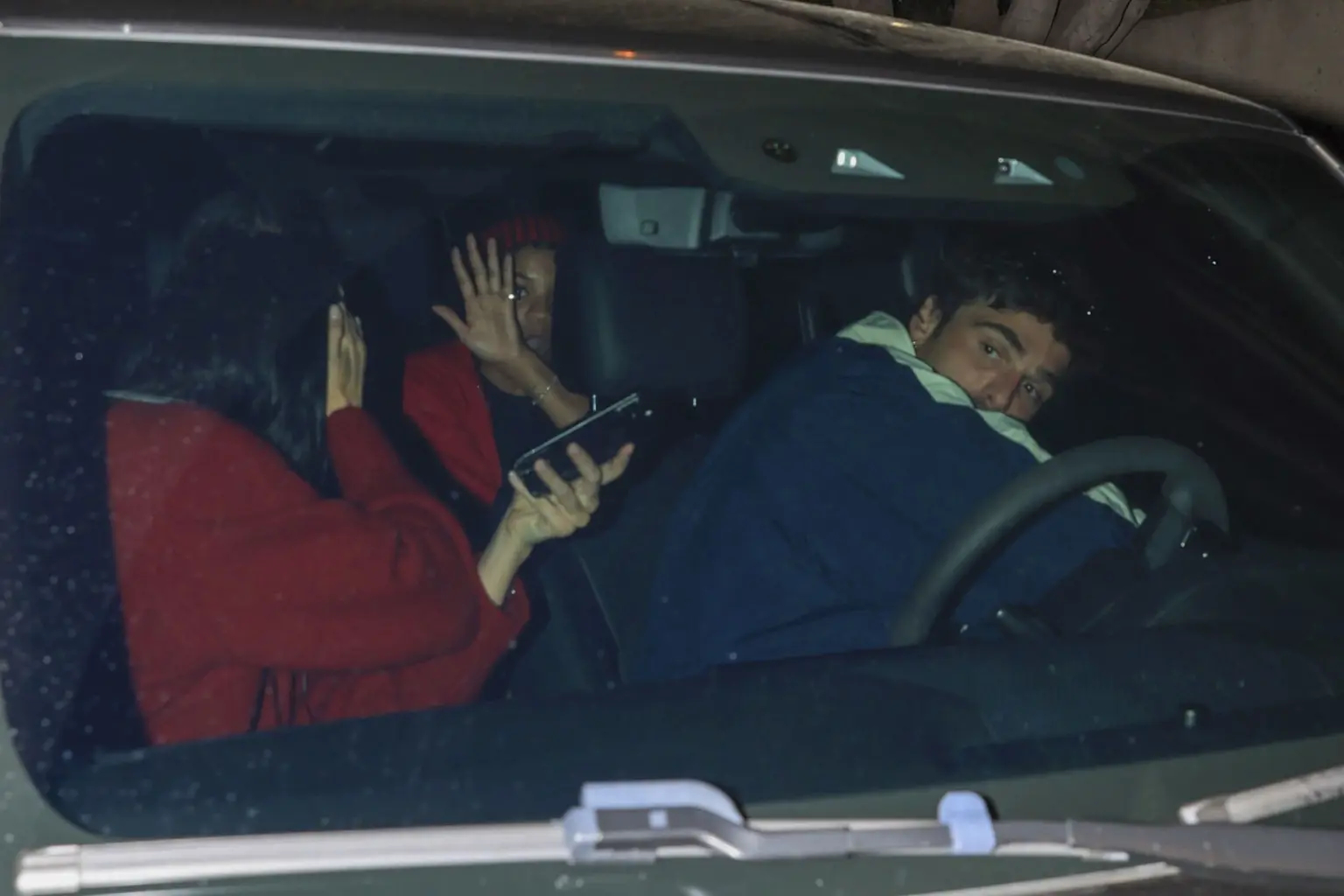 2 chị em Kendall - Kylie hẹn hò đôi. Ảnh: Page Six