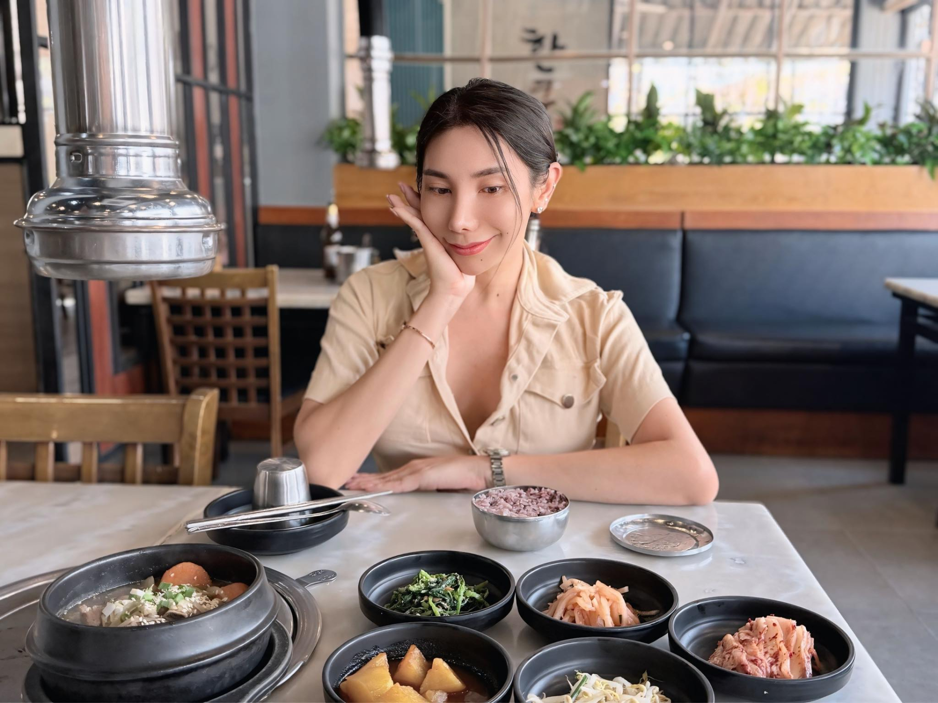 Trên trang cá nhân, Miranda Aengmany thường xuyên chia sẻ những khoảnh khắc đời thường 