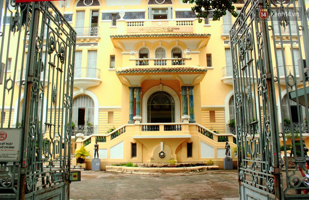 Căn biệt thự có 99 cửa
