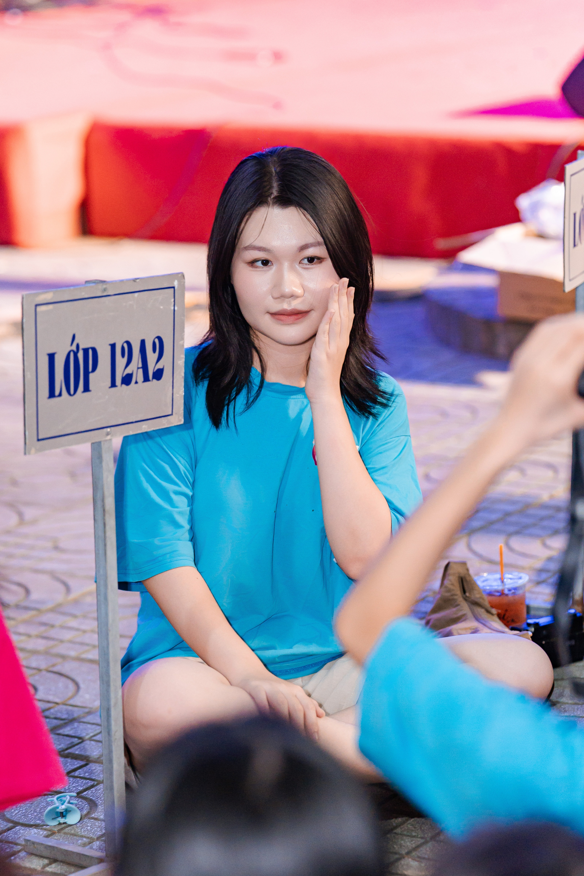 Hơn 1000 ngày thanh xuân thu bé lại vừa bằng một lễ trưởng thành đặc biệt tại Chuyên ngoại ngữ -