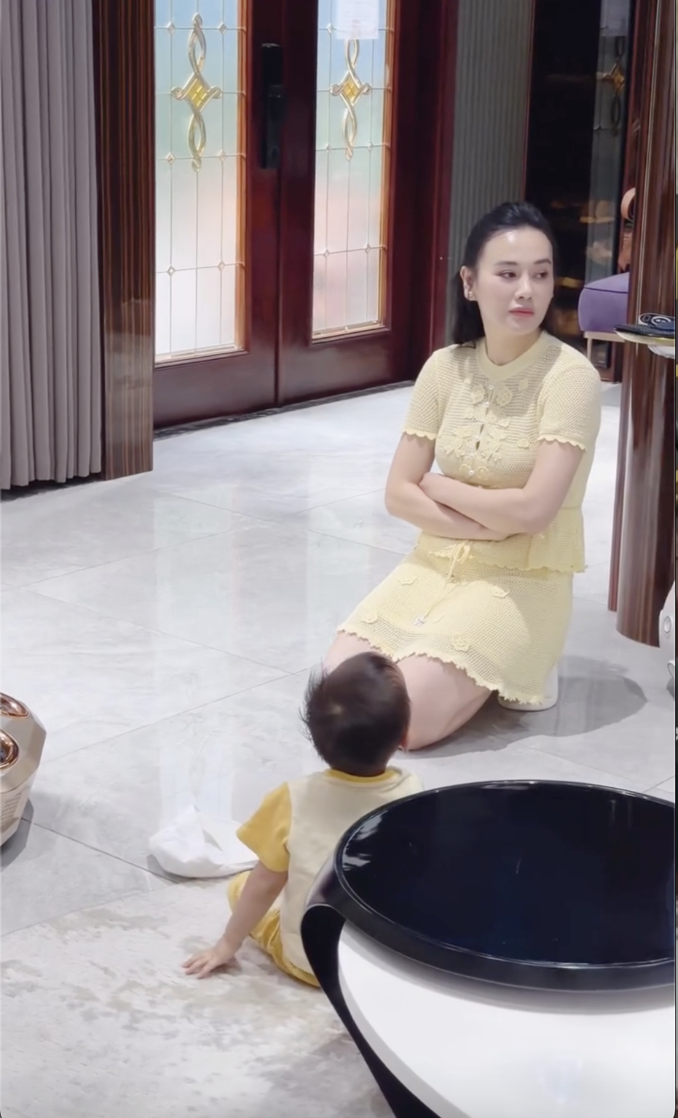 Nữ diễn viên tiết lộ nhóc tỳ đang rơi vào những giai đoạn khủng hoảng tuổi lên 2 